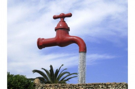西班牙梅诺卡岛的喷泉