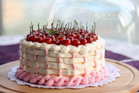 樱桃草编蛋糕