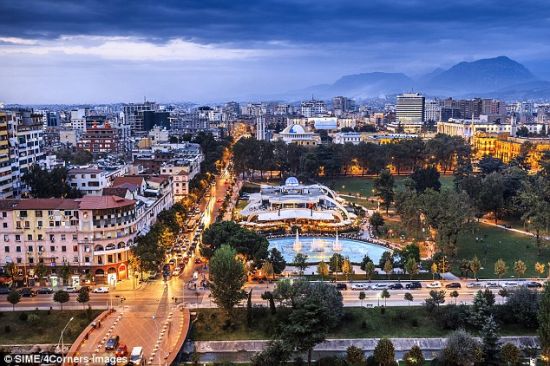 阿尔巴尼亚首都地拉那成为了耀眼夺目的都市
