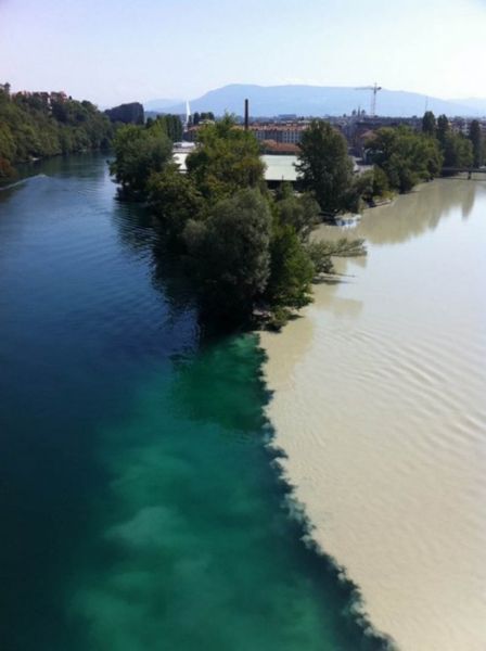 瑞士日内瓦的河流碰撞