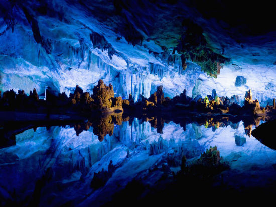 探访全球迷人洞穴感受它们异乎寻常的神奇