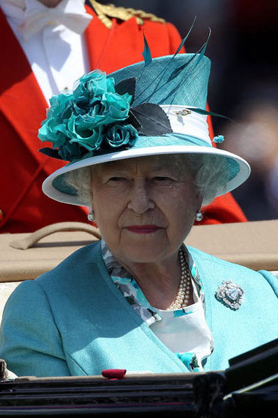 设计感贝雷帽是经常被英国皇室沿用帽式