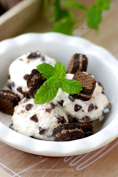 巧克力果酸奶酪冰淇淋