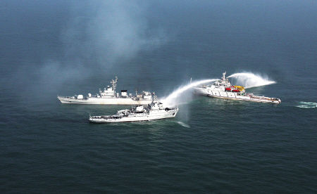 东海舰队举行军地联合保障研练
