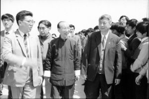 1987年4月20日，邵逸夫首次到访宁波大学