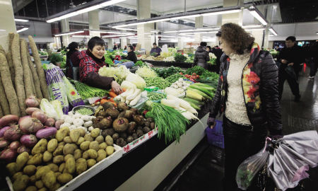 今年春节前后，蔬菜价格有所上涨。记者 许天长/摄