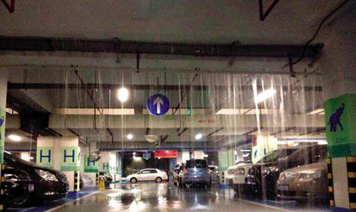 奇葩航空盘点 被雨水袭击过的航空机场