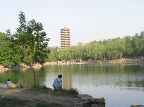 组图：别样风景 盘点中国九大高校名湖